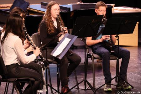 A me slišiš Pet čevljev merim, palcev pet (32)